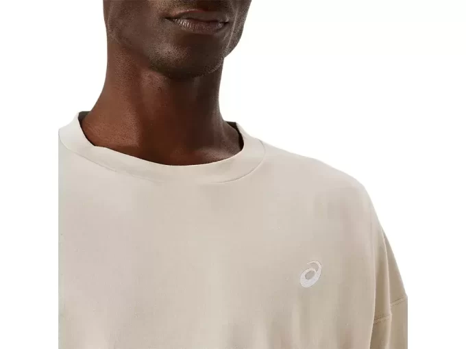 CAMISETA ASICS SPIRAL RELAX CON BORDADO CAMISETA ASICS SPIRAL RELAX CON BORDADO