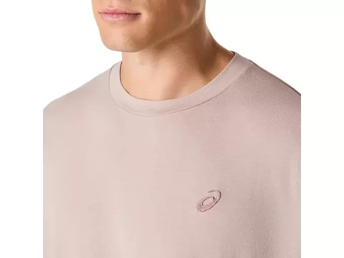 CAMISETA ASICS SPIRAL RELAX CON BORDADO CAMISETA ASICS SPIRAL RELAX CON BORDADO
