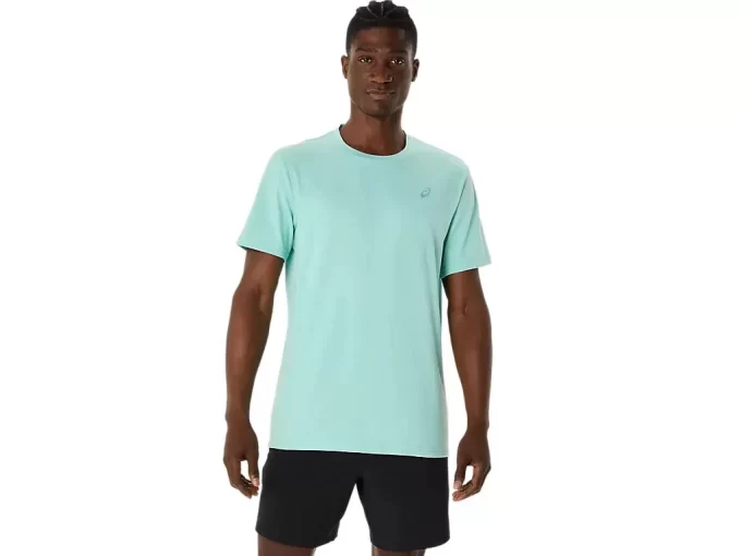 CAMISETA CON BORDADO EN ESPIRAL DE ASICS CAMISETA CON BORDADO EN ESPIRAL DE ASICS