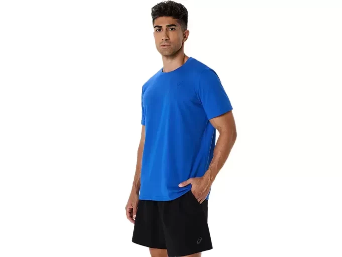 CAMISETA CON BORDADO EN ESPIRAL DE ASICS CAMISETA CON BORDADO EN ESPIRAL DE ASICS