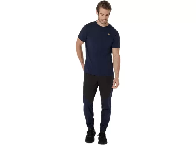 CAMISETA CON BORDADO EN ESPIRAL DE ASICS CAMISETA CON BORDADO EN ESPIRAL DE ASICS