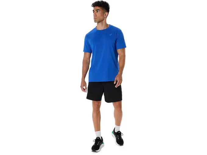 CAMISETA CON BORDADO EN ESPIRAL DE ASICS CAMISETA CON BORDADO EN ESPIRAL DE ASICS
