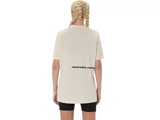 CAMISETA UNISEX ASICS RUN OUTSIDE CLUB DE MANGA CORTA CAMISETA UNISEX ASICS RUN OUTSIDE CLUB DE MANGA CORTA
