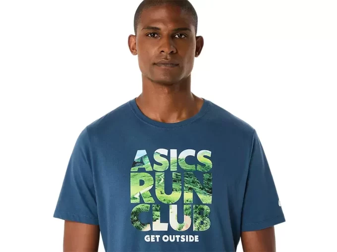 CAMISETA UNISEX ASICS RUN OUTSIDE CLUB DE MANGA CORTA CAMISETA UNISEX ASICS RUN OUTSIDE CLUB DE MANGA CORTA