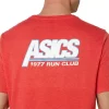 CAMISETA UNISEX ASICS SMSB 1977 RUN CLUB DE MANGA CORTA CAMISETA UNISEX ASICS SMSB 1977 RUN CLUB DE MANGA CORTA