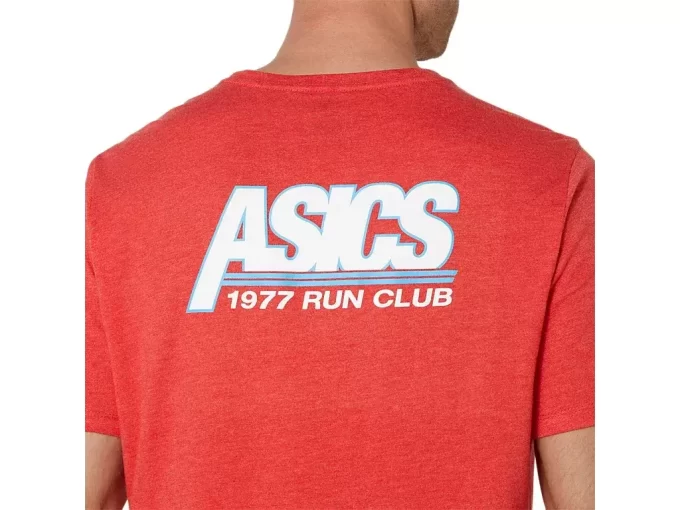 CAMISETA UNISEX ASICS SMSB 1977 RUN CLUB DE MANGA CORTA CAMISETA UNISEX ASICS SMSB 1977 RUN CLUB DE MANGA CORTA