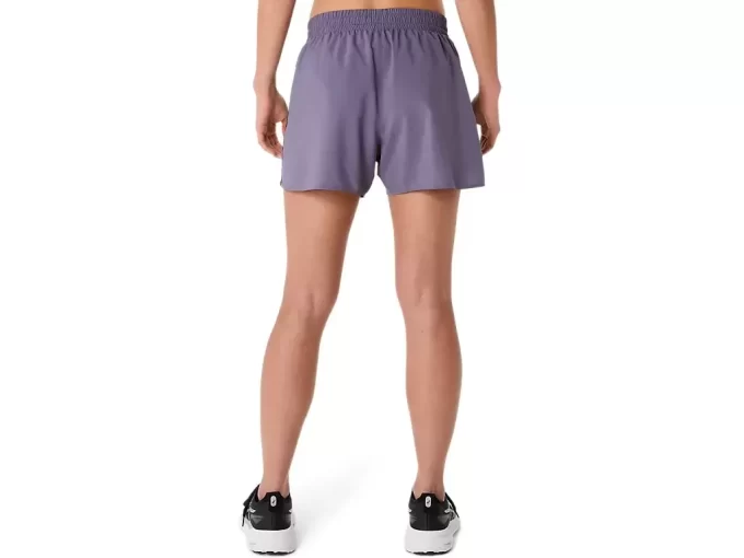 PANTALÓN CORTO ASICS PLATA DE 4 PULGADAS PANTALÓN CORTO ASICS PLATA DE 4 PULGADAS