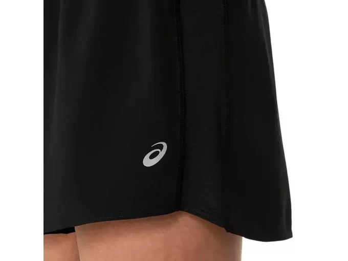 PANTALÓN CORTO ASICS PLATA DE 4 PULGADAS PANTALÓN CORTO ASICS PLATA DE 4 PULGADAS