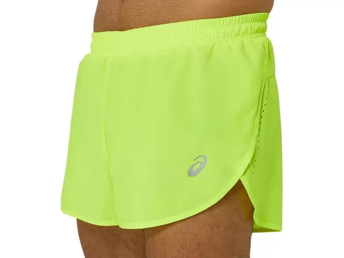 PANTALÓN CORTO CON PARTIDO PARA HOMBRE PANTALÓN CORTO CON PARTIDO PARA HOMBRE